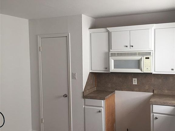4th image of 402 W 1st St