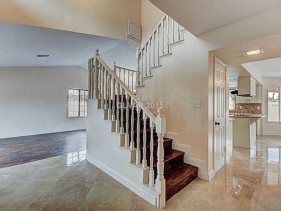 4th image of 4424 Lindenhurst Ln