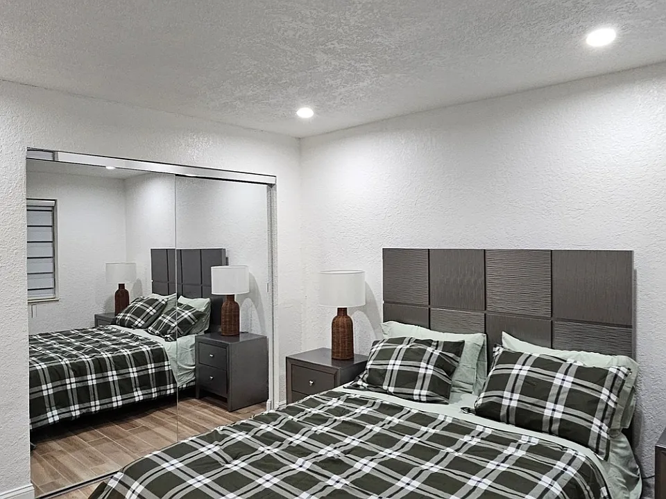 95 NE 41st St #151J