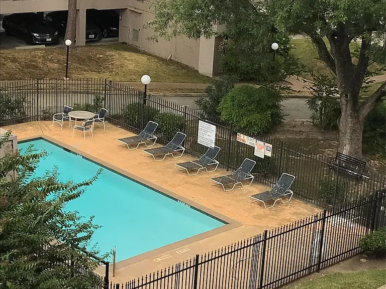 2209 S Braeswood Blvd #32I — Photo 4