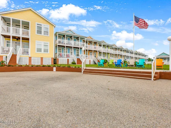 1515 E Beach Blvd APT 136, Pass Christian, MS 39571