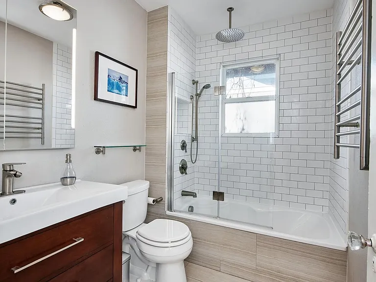2308 Grape St — Photo 15
