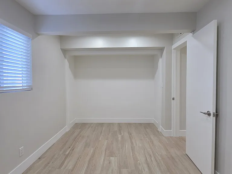 2nd Downstairs Bedroom. Mirrored Closet Doors/Shelves/Clothes Hanger Coming Soon