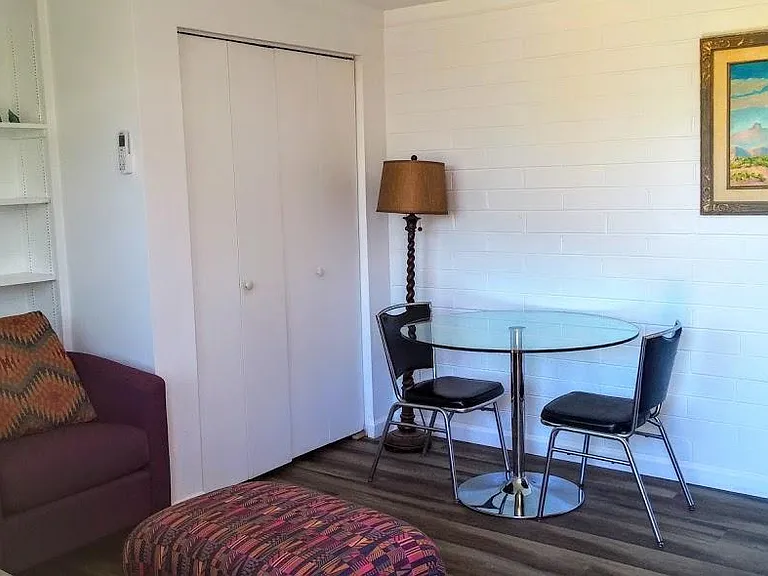 E North Wilshire Dr — Photo 4