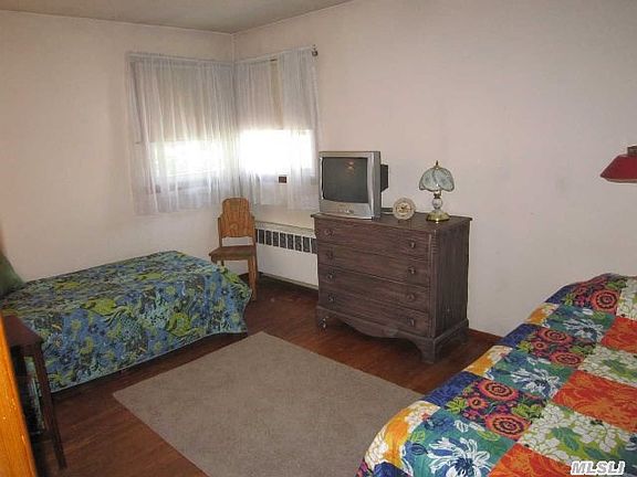5th image of 129 Intervale Ave