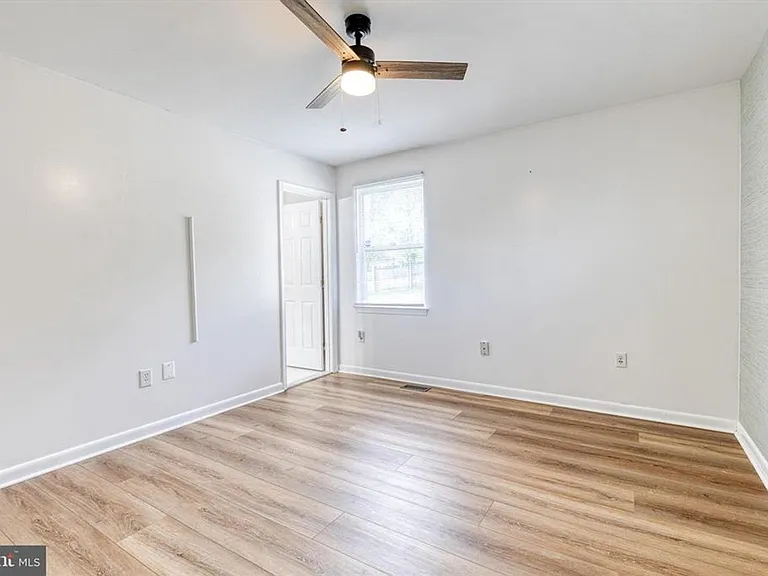 1577 Loring Ct — Photo 17
