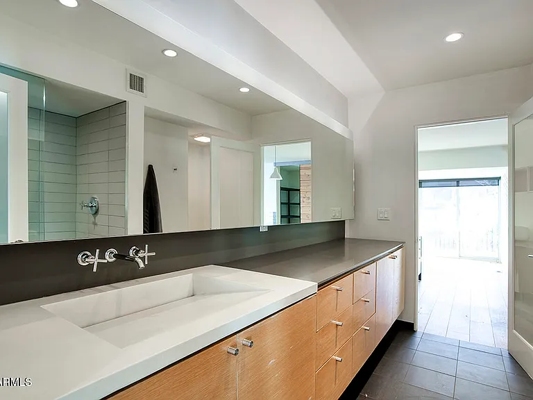 3261 E Camelback Rd — Photo 23