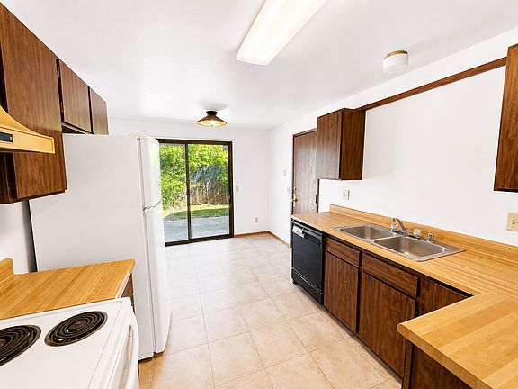 3rd image of 1704 Antoine Ave