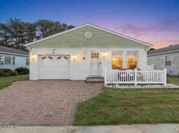 20 Camrose Street, Toms River, NJ 08757