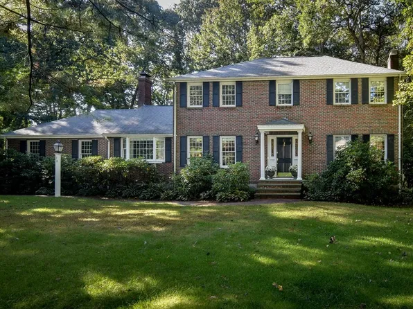 28 Yorkshire Rd, Dover, MA 02030