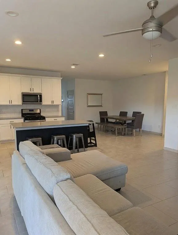 4 bed, 3.0 bath, 2115 sqft, $2,850 — Photo 4