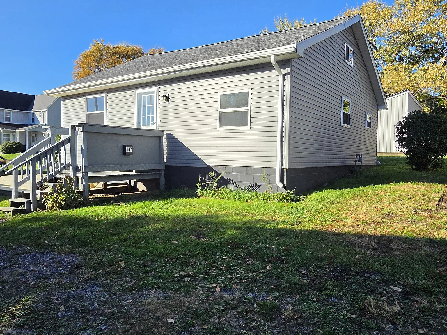 3 bed, 1.5 bath, 1100 sqft, $1,385 — Photo 1