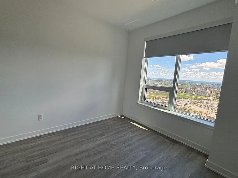 5105 Hurontario St #2905 — Photo 26