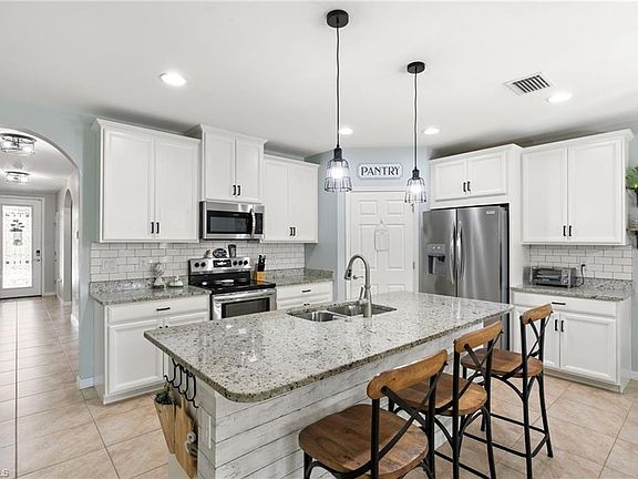 4th image of 3215 Birchin LN