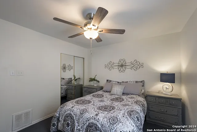1135 Parkview Dr #C16 — Photo 13