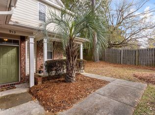 913 Downey Branch Ln, Wilmington, NC 28403