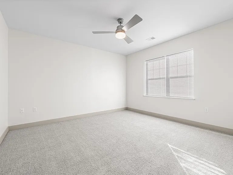 Midtown Apartments — Photo 48