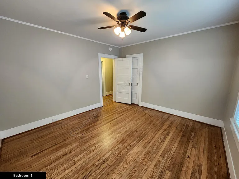 3015 Clark St — Photo 8