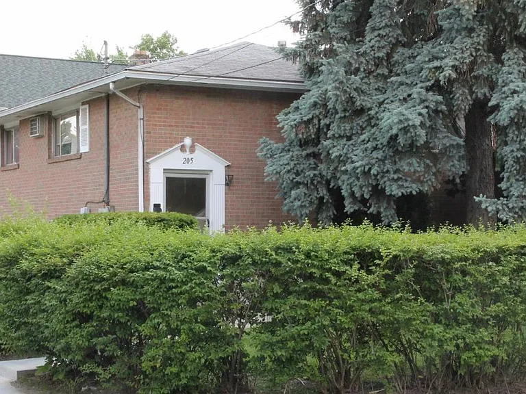 205 E Moler St #B — Photo 1