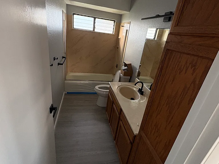 1446 Gregory St — Photo 8