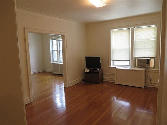 3rd image of 107 Kensington Ave APT 301
