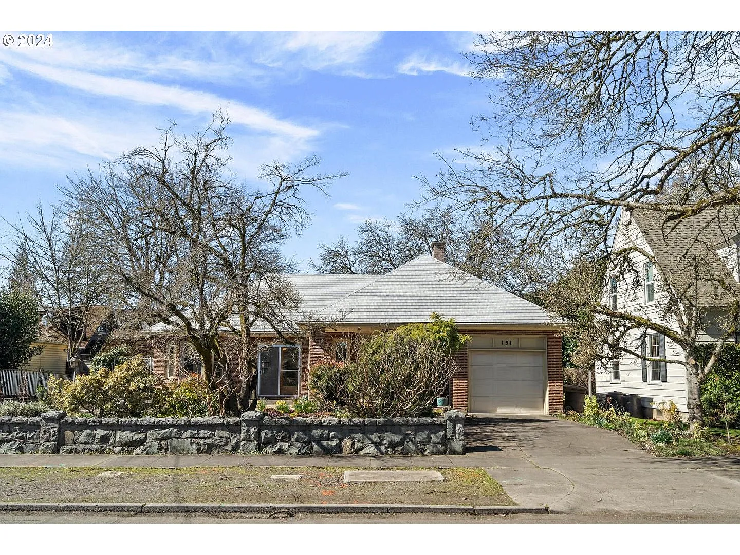 151 SE 6th Ave photo 1