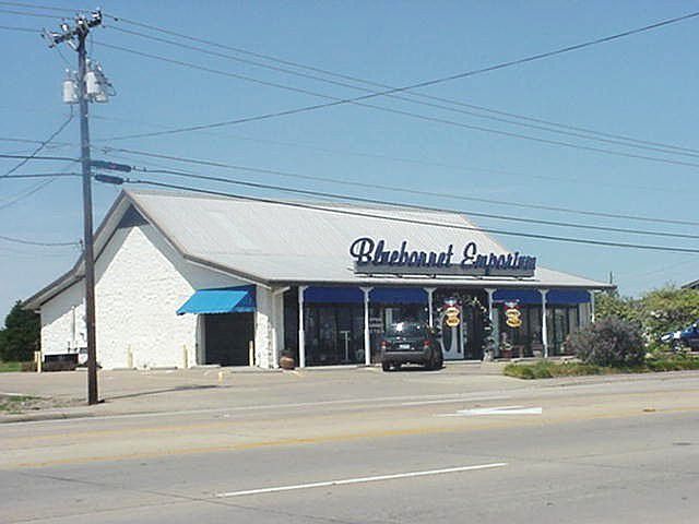 1st image of 702 W Main St