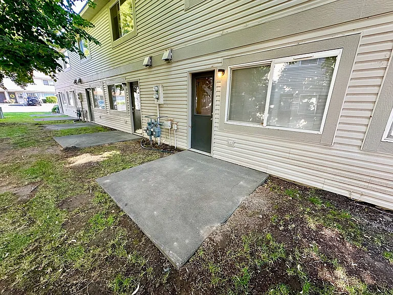 209 E 18th Ave #27 — Photo 38