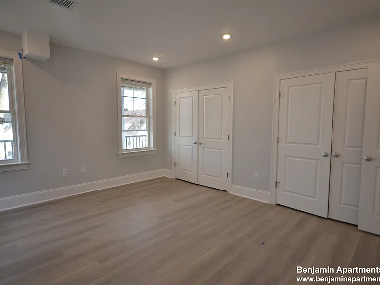 100 Brooks St #4 — Photo 10