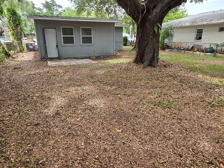 2425 Dixie Ave — Photo 5