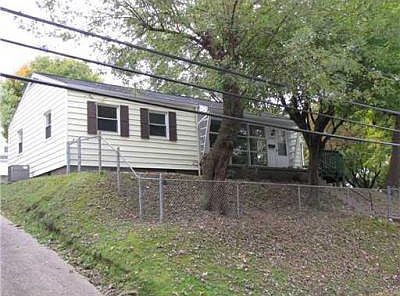 1st image of 1526 Valley Dr