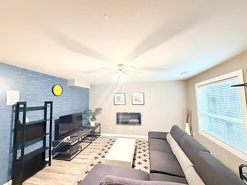 159XX 89a Ave #SEMI-BASEMENT Photo 1