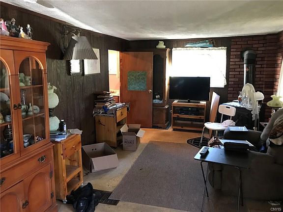 2nd image of 107 Mill St