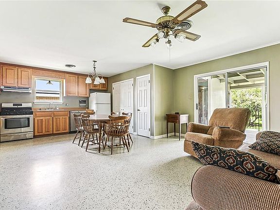 4th image of 621 Aris Ave