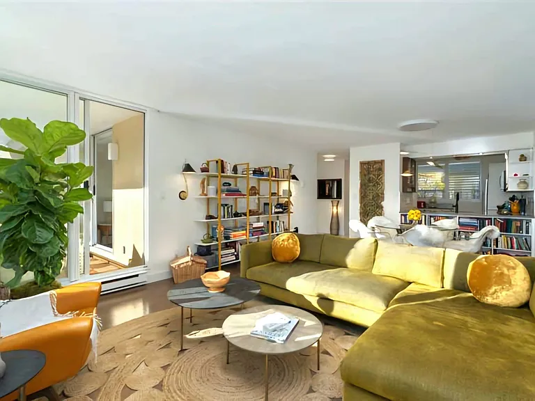 1406 Harwood St #302 — Photo 3