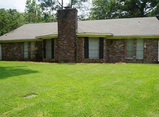 102 Linden Pl, Clinton, MS 39056