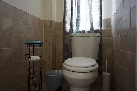 4th image of 852 W Side Ave #2