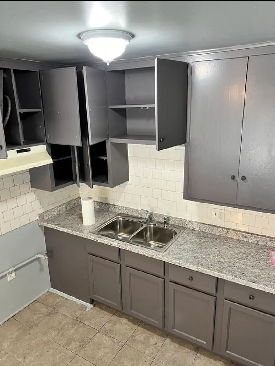 Building Photo - 1707 W 80th St #2