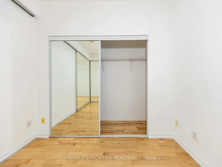 65 Bremner Blvd #2111 — Photo 18
