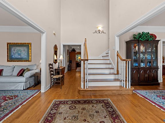 4th image of 117 Lansdowne Dr
