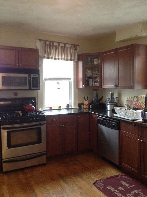 2nd image of 114 Burrill St #3