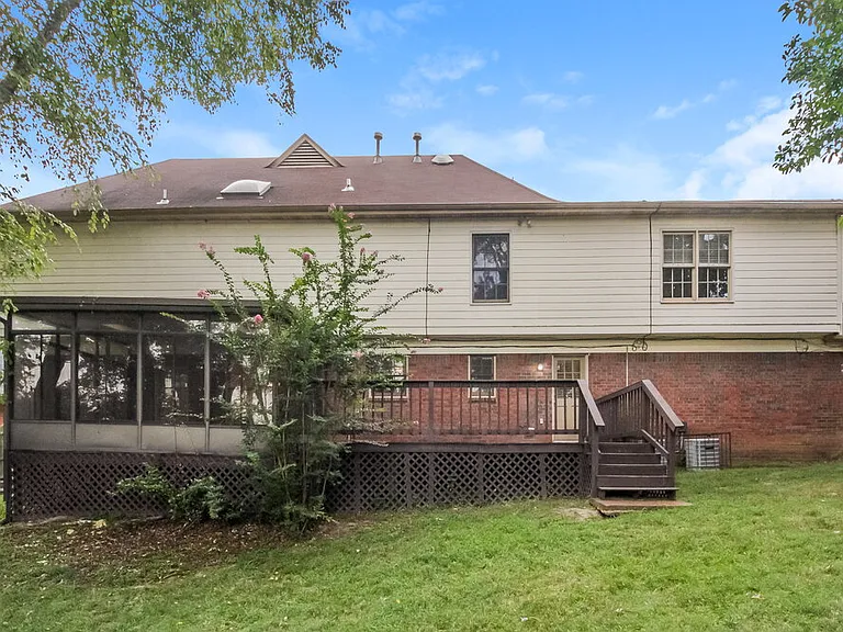 405 Locust Grove Dr — Photo 16