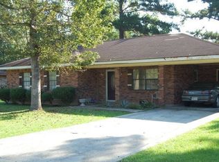 1211 Pinewood Dr, Picayune, MS 39466