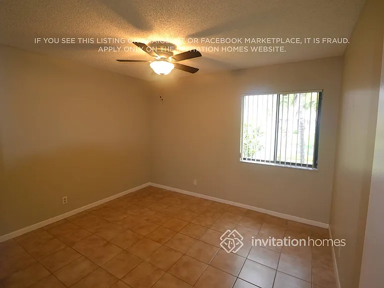 4933 NW 96th Ter — Photo 11
