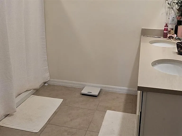 1136 Belfast Pl — Photo 5