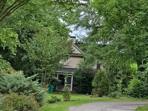 313 S Market St, Madison, NC 27025