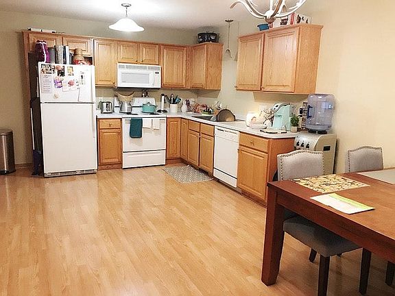4th image of 1946 Knollwood Cir