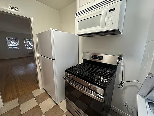 5571 Margaret Ave — Photo 4