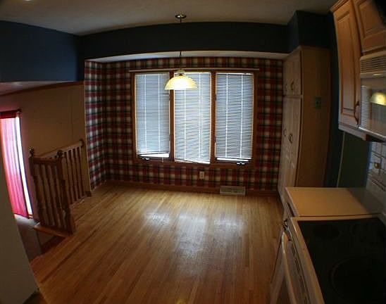 4th image of 10512 O St