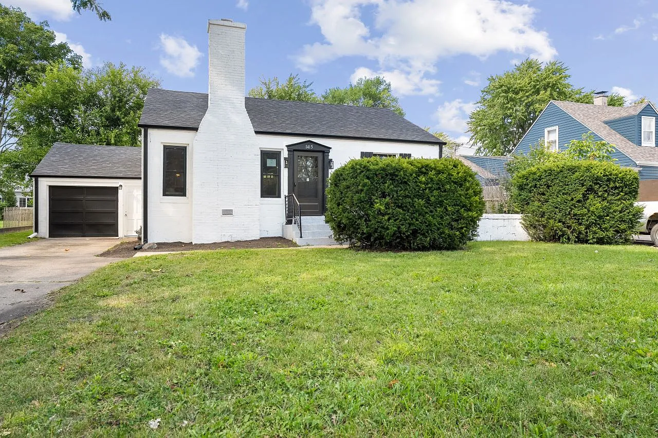 4 bed, 1350 sqft, $8,100 — Photo 2